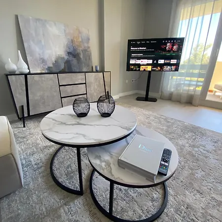 Charming Penthouse Next To Puerto Banus アパート *